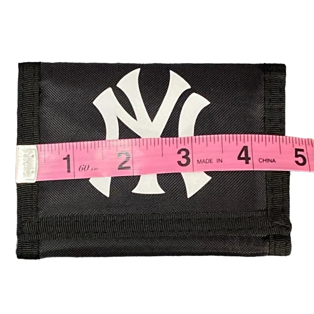 Official MLB Yankees Nylon Tri-fold Wallet. NWOT